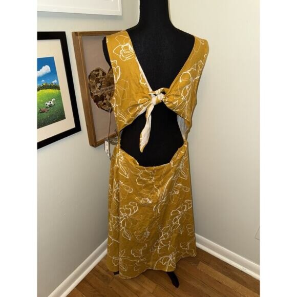 NEW Eva Mendes New York And Company Yellow Floral Gauzy Maxi Dress Open Back 14 - Picture 7 of 8